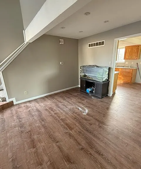 13407 W 109th Ter — Photo 3