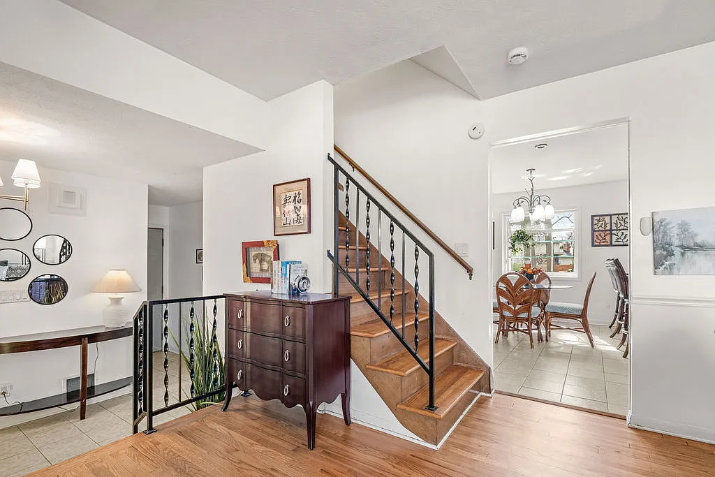 2127 Honeytree Ct — Photo 3