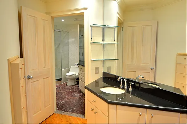 Rented by Smart City Real Estate LLC | media 34