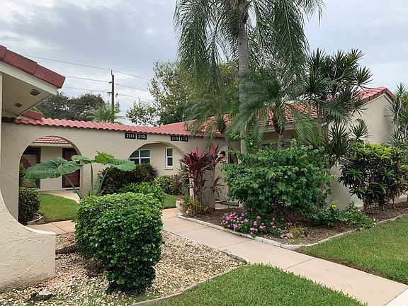 3rd image of 2101 Pueblo Cir #V-1