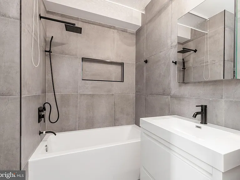 1733 Carpenter St #D — Photo 26