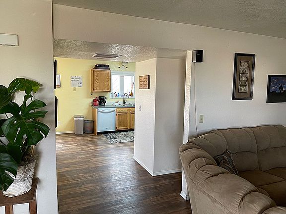 Entry to Kitchen