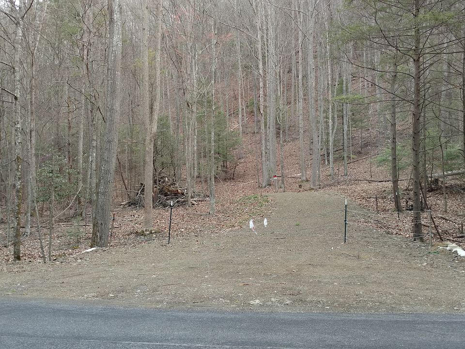 2nd image of White Hollow Rd