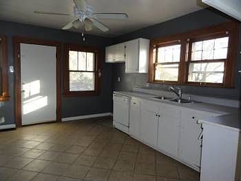 4th image of 919 S 55th St