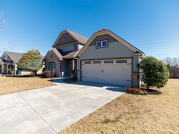 3rd image of 3907 Karaline Cir