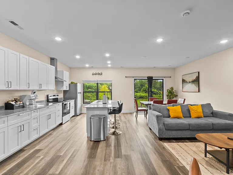 2834 Watauga Ave — Photo 8