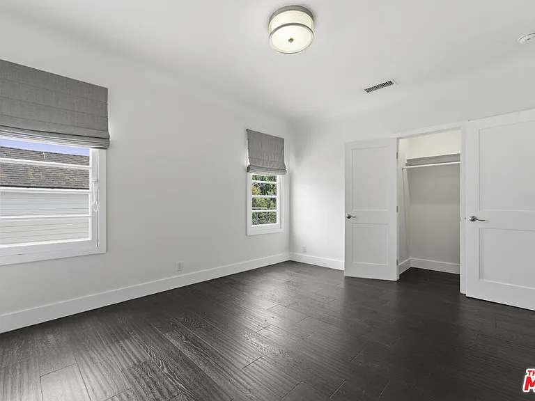920 N Genesee Ave — Photo 9