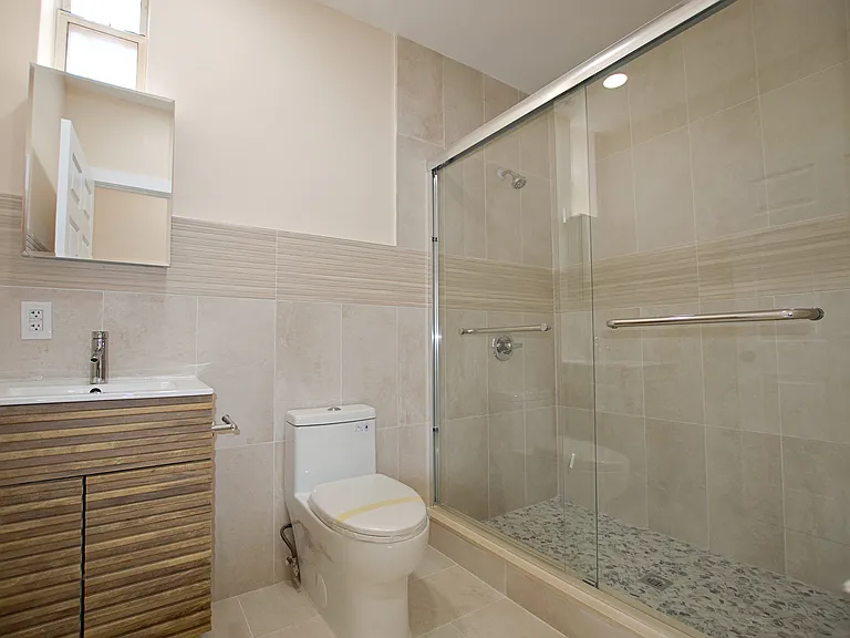 220 Madison St #1A — Photo 8