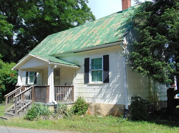 1000 Nathalie Rd, Nathalie, VA 24577