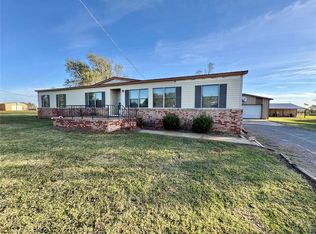 406 E 10th St, Leedey, OK 73654