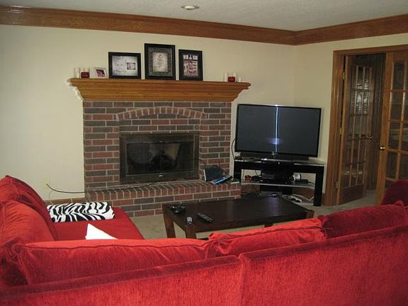 5th image of 409 NW Essex Dr
