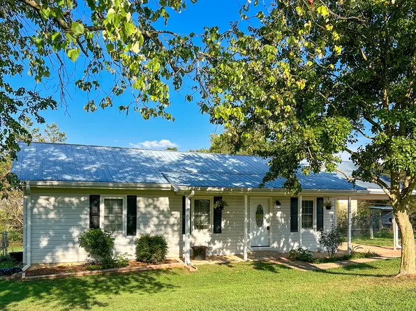 5028 Clarks Bridge Rd, Gainesville, GA 30506