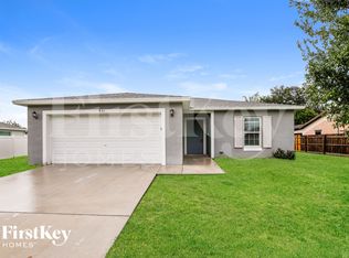 931 SE Thornhill Dr, Port Saint Lucie, FL 34983