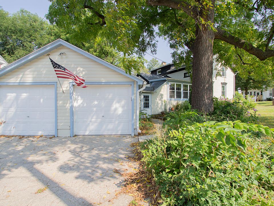 1st image of 310 College Ave