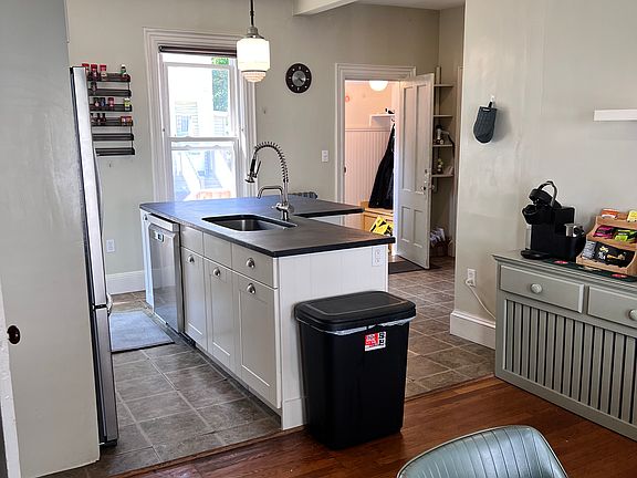 Large eat-in kitchen
