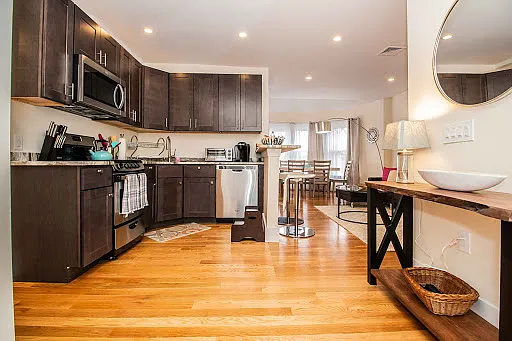 14 Chiswick Rd #3 — Photo 3