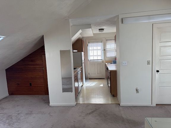 4th image of 12 Mount Vernon St Floor 3