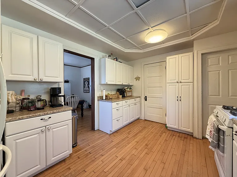 1008 W Huron St — Photo 11