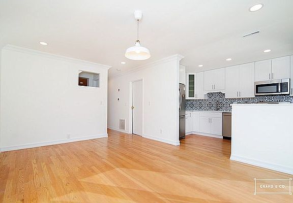 3rd image of 350 Suydam St