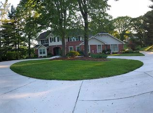 2244 Kehrsgrove Ct, Chesterfield, MO 63005