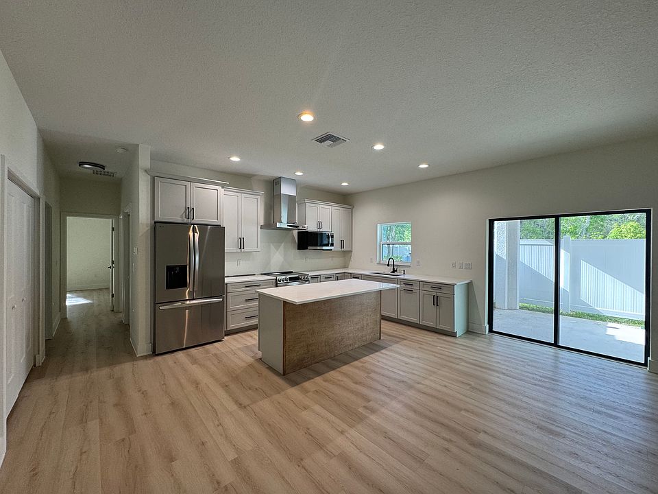 1st image of 4049 Redcoat Dr