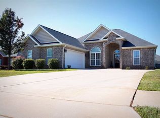 94 Amber Dr, Byron, GA 31008