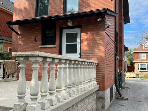 161 Rothsay Ave, Hamilton, ON L8M 3G5