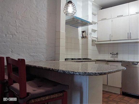 2nd image of 50 E 1st St APT 4