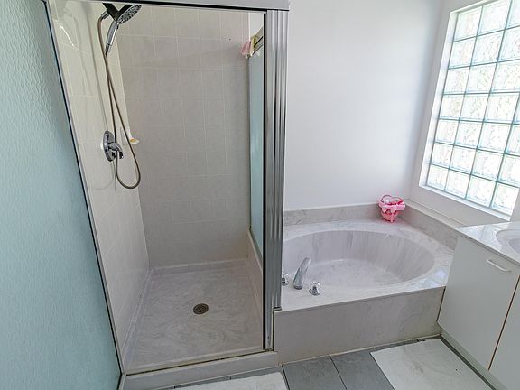 5th image of 1534 Running Oak Lane