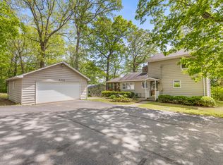4035 Oak Park Dr, Osseo, MI 49266