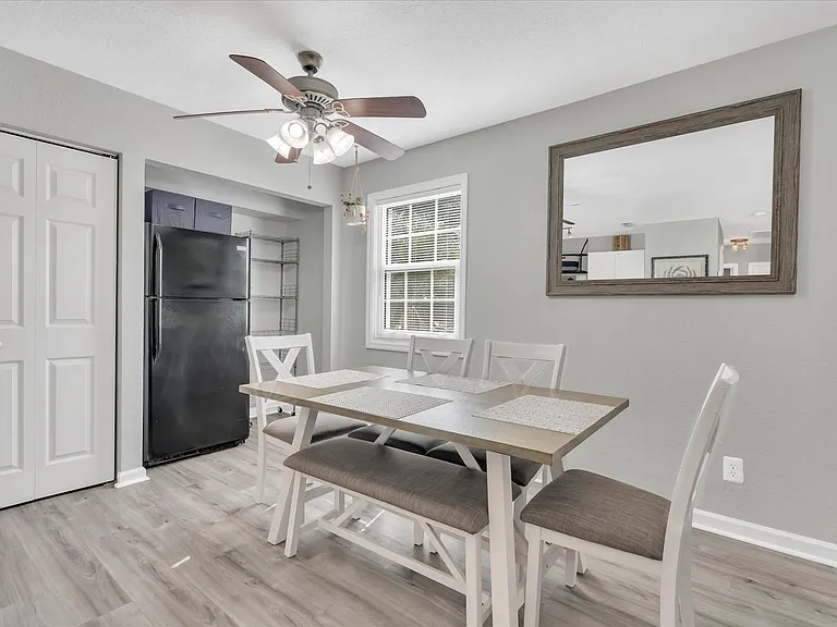 102 Pompano Dr SE #C — Photo 12
