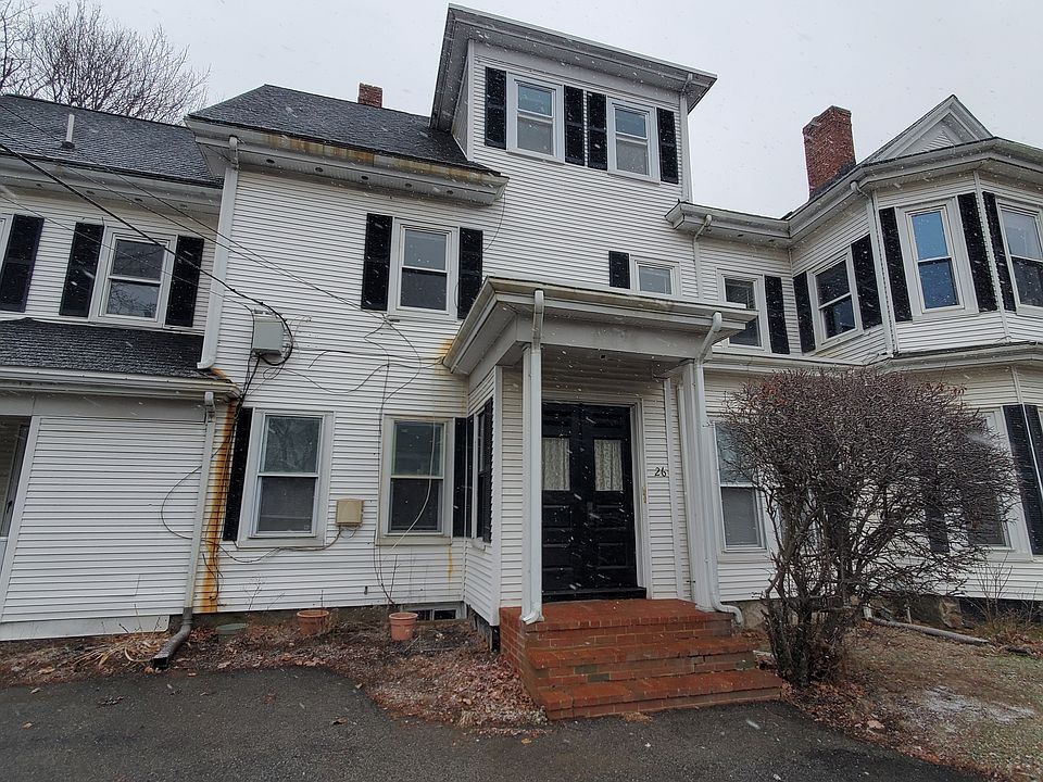 Entrance to 26 Poplar St