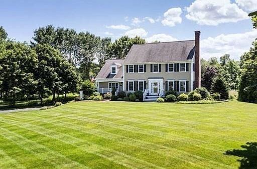 3rd image of 11 Newell Farm Dr