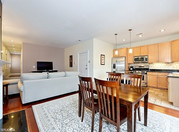 2nd image of 2317 W Belmont Ave #P-1