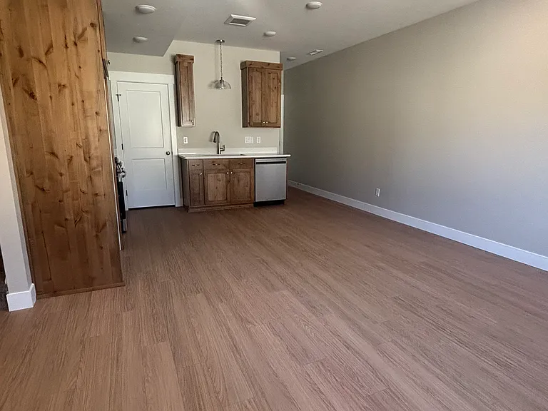 2400 Virlow St — Photo 7