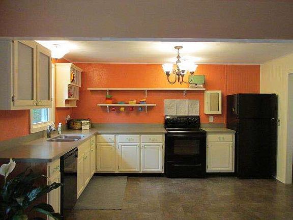 3rd image of 2307 S Stonehaven Dr