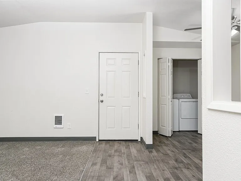 Erin Court — Photo 13
