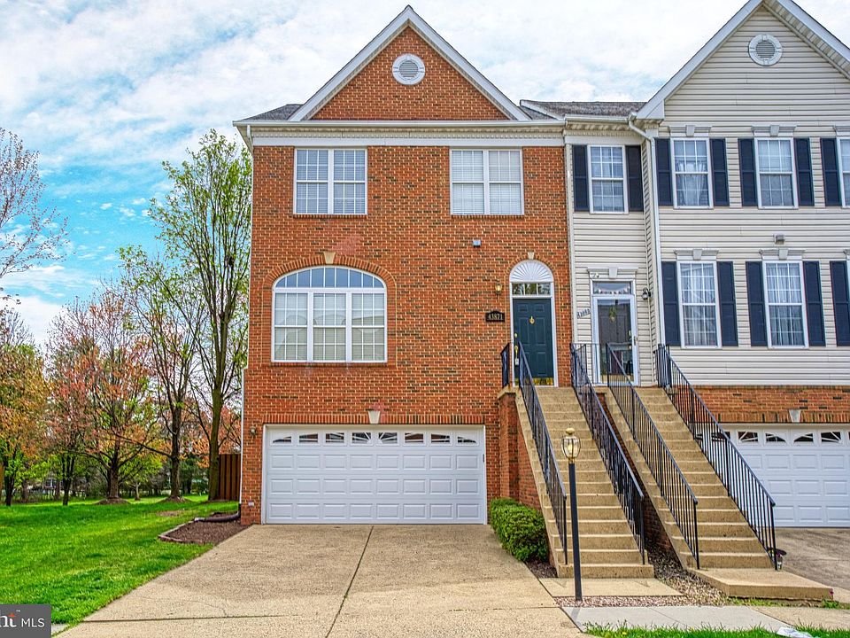 1st image of 43871 Sandburg Sq