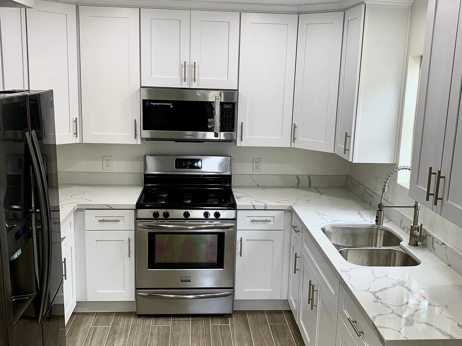 16608 Eureka Ave — Photo 2