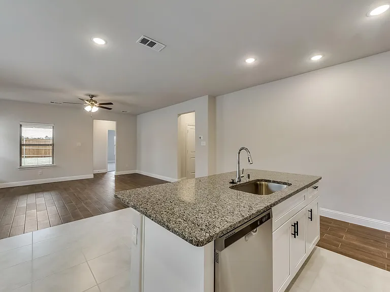 3508 Lillian Ct — Photo 5