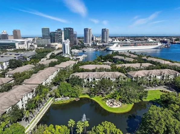 716 Promenade Pl, Tampa, FL 33602