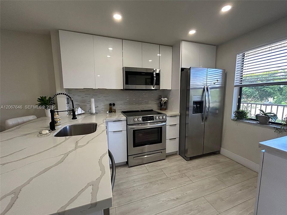 1st image of 10130 Sunrise Lakes Blvd APT 207