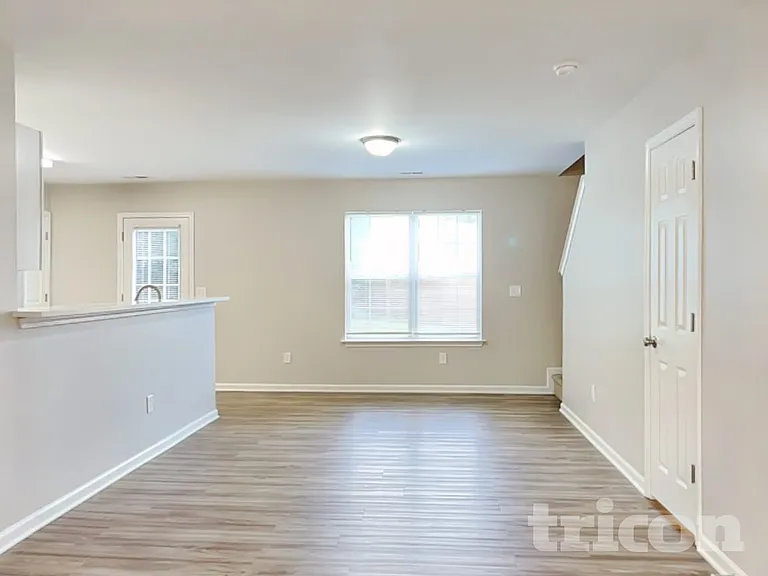9514 Parkridge Dr — Photo 4