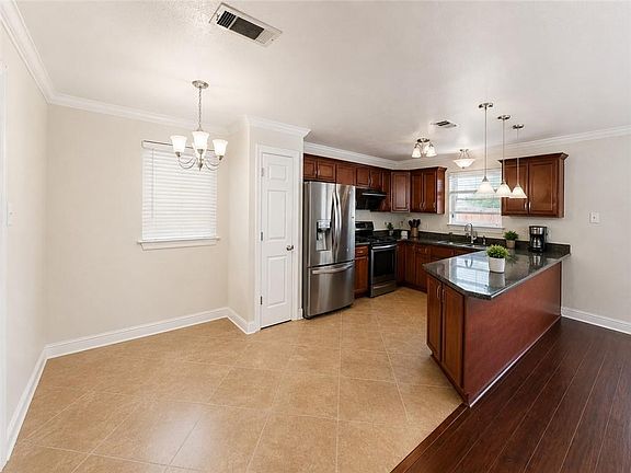 5th image of 4912 Newlands St