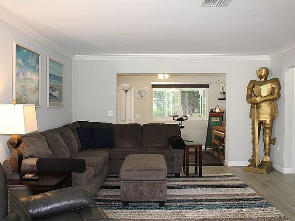 3rd image of 5320 SW 88th Ter