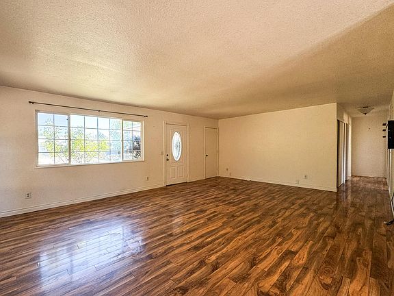 4th image of 813 Northridge Dr