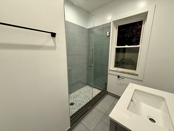 4th image of 5459 W Wellington Ave APT 1W