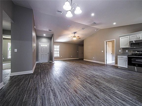 3rd image of 535 Guava St E
