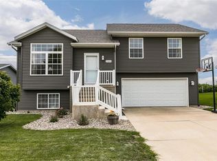 3105 38th Ave SW, Cedar Rapids, IA 52404