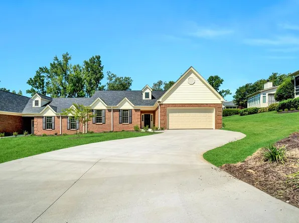 126 Devon Park Dr, Greenwood, SC 29649